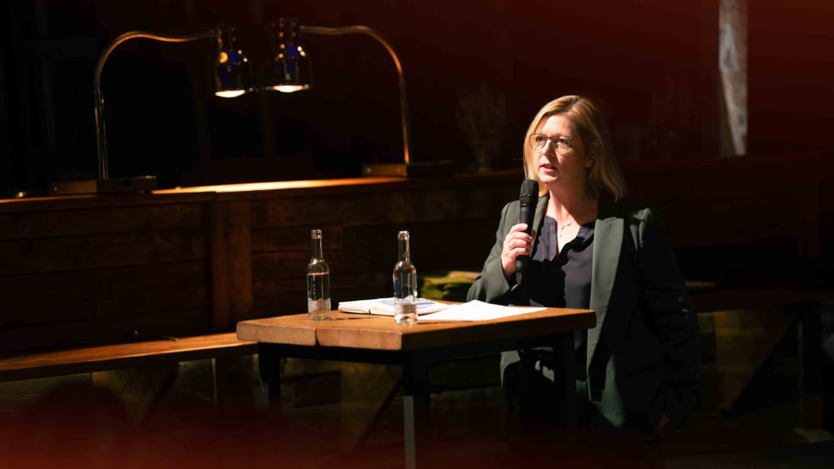 Keynote-Speaker auf der Bühne